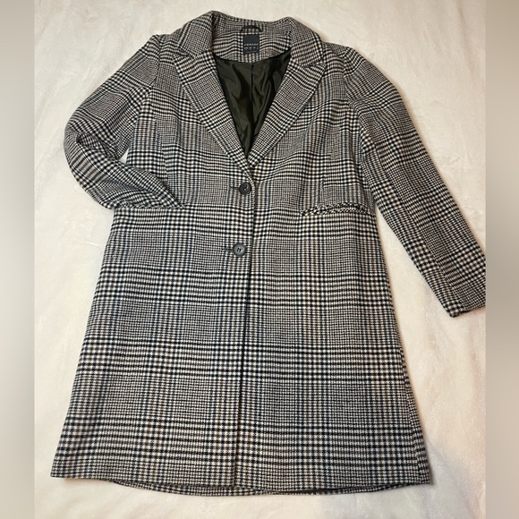 Women’s Formal Coat - Picture 1 of 9